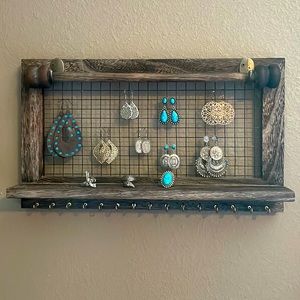 Jewelry & jewelry organizer